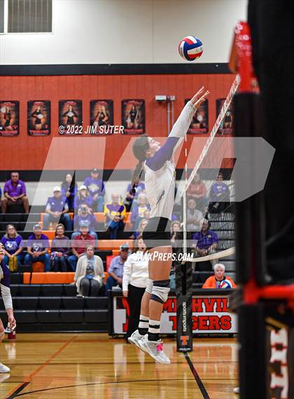 Thumbnail 1 in Shiner vs. Thrall (UIL 2A Region 4 Area Playoff) photogallery.