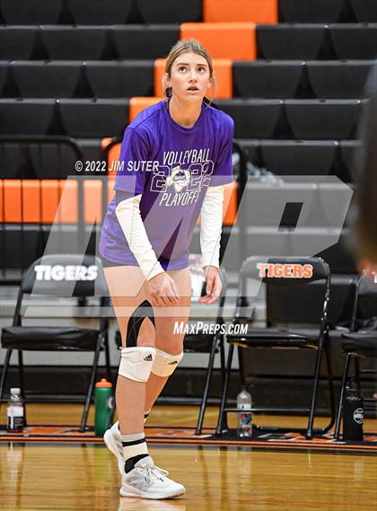 Thumbnail 3 in Shiner vs. Thrall (UIL 2A Region 4 Area Playoff) photogallery.