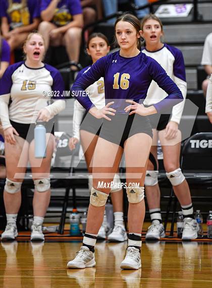 Thumbnail 2 in Shiner vs. Thrall (UIL 2A Region 4 Area Playoff) photogallery.