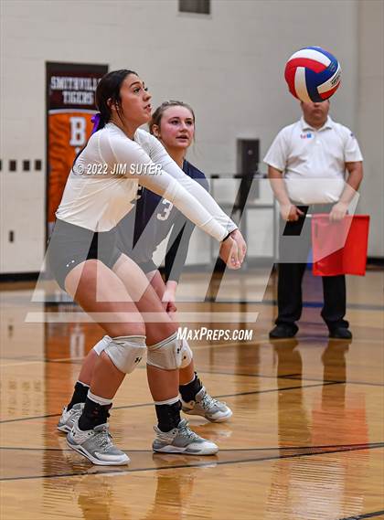 Thumbnail 1 in Shiner vs. Thrall (UIL 2A Region 4 Area Playoff) photogallery.
