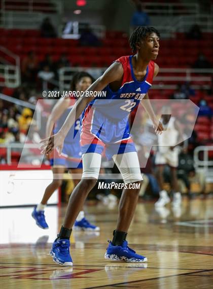 Thumbnail 2 in Beaumont United vs. West Brook photogallery.