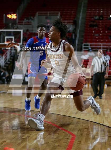 Thumbnail 3 in Beaumont United vs. West Brook photogallery.