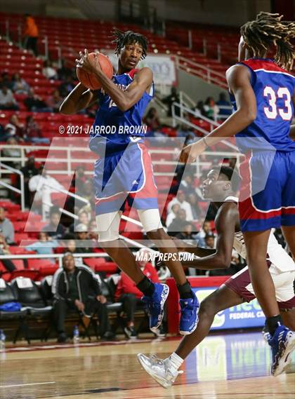 Thumbnail 2 in Beaumont United vs. West Brook photogallery.