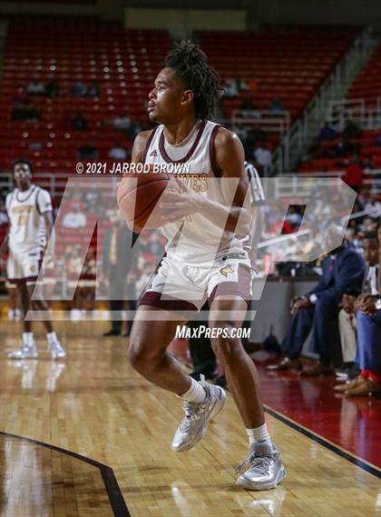 Thumbnail 3 in Beaumont United vs. West Brook photogallery.