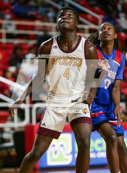Thumbnail 3 in Beaumont United vs. West Brook photogallery.