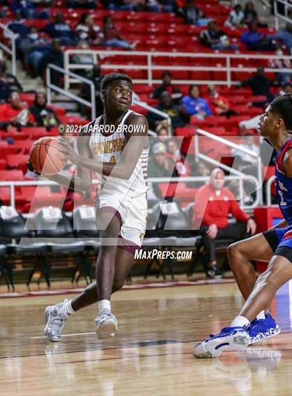 Thumbnail 3 in Beaumont United vs. West Brook photogallery.