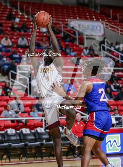Thumbnail 1 in Beaumont United vs. West Brook photogallery.