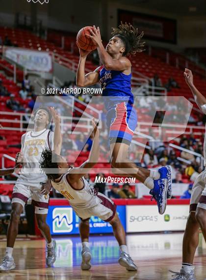 Thumbnail 2 in Beaumont United vs. West Brook photogallery.
