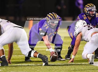 Thumbnail 2 in Sanger vs. Brownwood (UIL 4A Bi-District) photogallery.