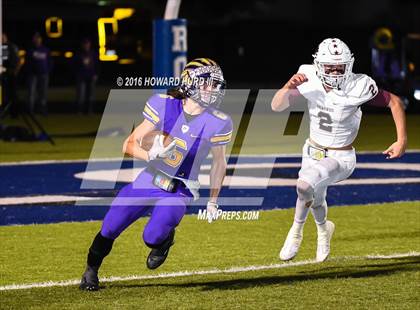 Thumbnail 3 in Sanger vs. Brownwood (UIL 4A Bi-District) photogallery.