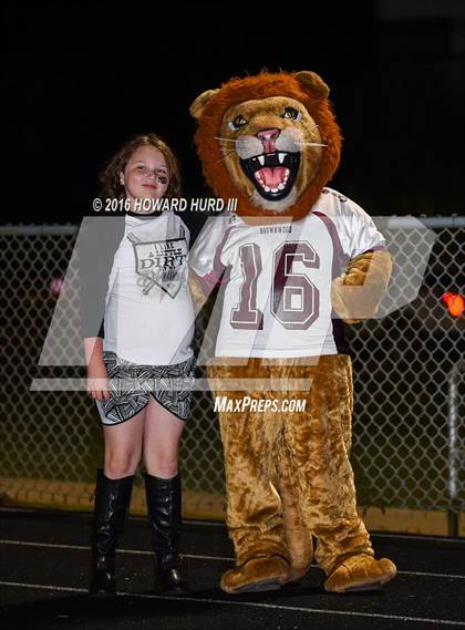 Thumbnail 3 in Sanger vs. Brownwood (UIL 4A Bi-District) photogallery.