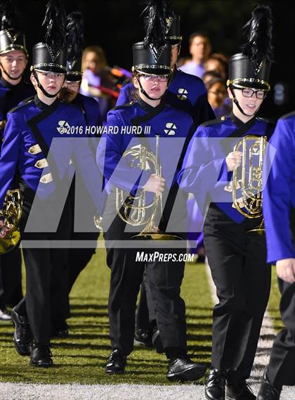 Thumbnail 2 in Sanger vs. Brownwood (UIL 4A Bi-District) photogallery.