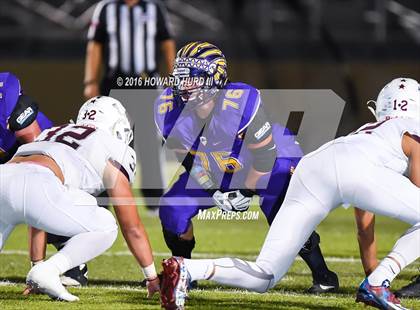 Thumbnail 2 in Sanger vs. Brownwood (UIL 4A Bi-District) photogallery.