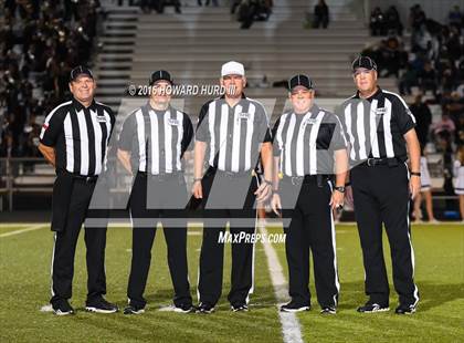 Thumbnail 3 in Sanger vs. Brownwood (UIL 4A Bi-District) photogallery.