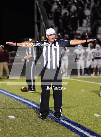 Thumbnail 1 in Sanger vs. Brownwood (UIL 4A Bi-District) photogallery.