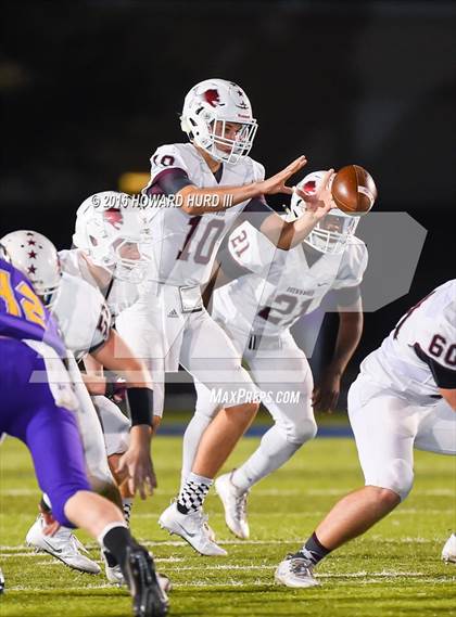 Thumbnail 1 in Sanger vs. Brownwood (UIL 4A Bi-District) photogallery.