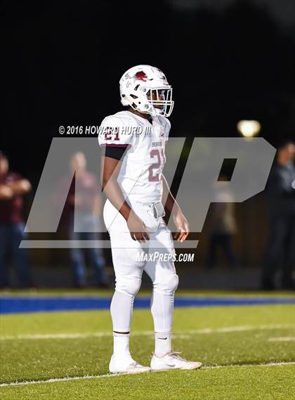 Thumbnail 2 in Sanger vs. Brownwood (UIL 4A Bi-District) photogallery.