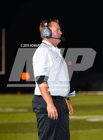Thumbnail 1 in Sanger vs. Brownwood (UIL 4A Bi-District) photogallery.