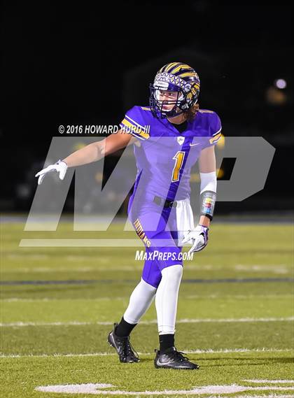 Thumbnail 3 in Sanger vs. Brownwood (UIL 4A Bi-District) photogallery.