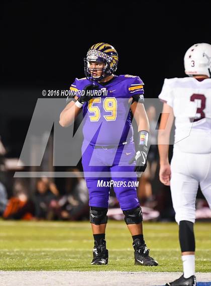 Thumbnail 3 in Sanger vs. Brownwood (UIL 4A Bi-District) photogallery.