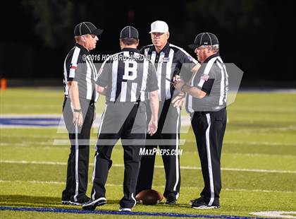 Thumbnail 1 in Sanger vs. Brownwood (UIL 4A Bi-District) photogallery.