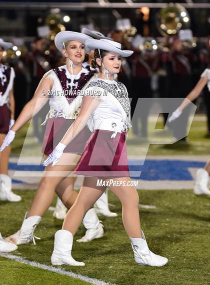 Thumbnail 3 in Sanger vs. Brownwood (UIL 4A Bi-District) photogallery.