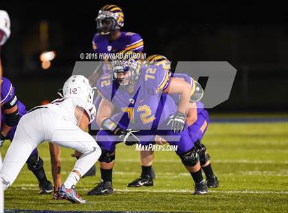 Thumbnail 2 in Sanger vs. Brownwood (UIL 4A Bi-District) photogallery.