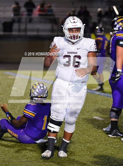 Thumbnail 2 in Sanger vs. Brownwood (UIL 4A Bi-District) photogallery.