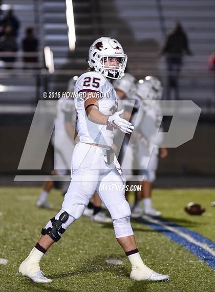 Thumbnail 2 in Sanger vs. Brownwood (UIL 4A Bi-District) photogallery.