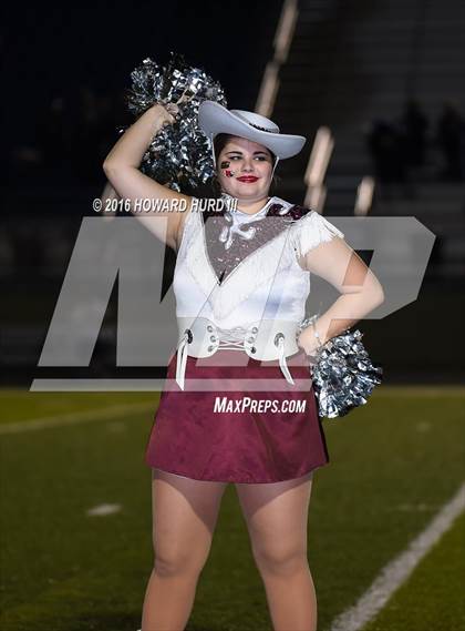 Thumbnail 2 in Sanger vs. Brownwood (UIL 4A Bi-District) photogallery.