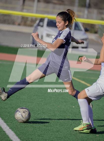 Thumbnail 2 in Stern vs Animo Watts photogallery.