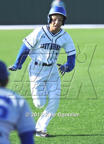 Thumbnail 3 in Decatur vs Peaster (Bowie Invitational) photogallery.
