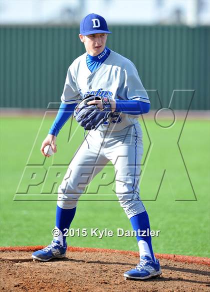 Thumbnail 3 in Decatur vs Peaster (Bowie Invitational) photogallery.