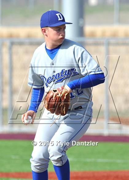 Thumbnail 3 in Decatur vs Peaster (Bowie Invitational) photogallery.