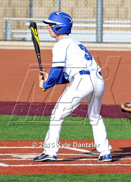 Thumbnail 3 in Decatur vs Peaster (Bowie Invitational) photogallery.