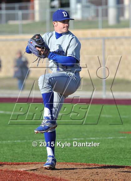 Thumbnail 3 in Decatur vs Peaster (Bowie Invitational) photogallery.