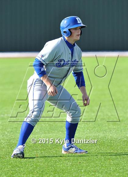 Thumbnail 1 in Decatur vs Peaster (Bowie Invitational) photogallery.