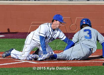 Thumbnail 1 in Decatur vs Peaster (Bowie Invitational) photogallery.