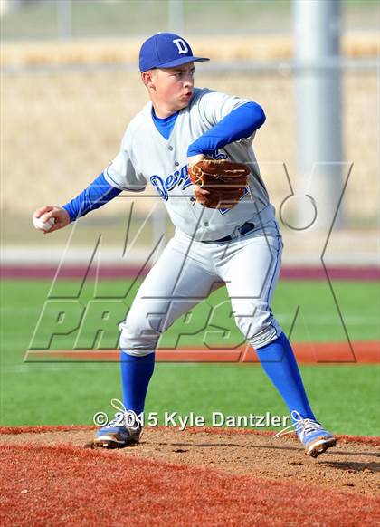 Thumbnail 3 in Decatur vs Peaster (Bowie Invitational) photogallery.