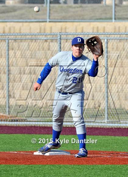 Thumbnail 1 in Decatur vs Peaster (Bowie Invitational) photogallery.