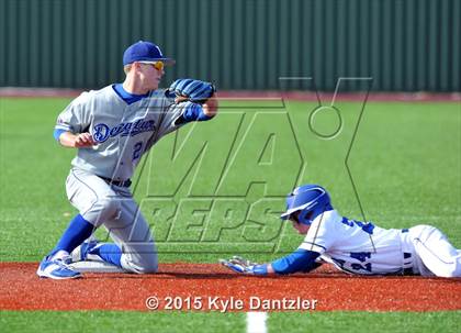 Thumbnail 2 in Decatur vs Peaster (Bowie Invitational) photogallery.