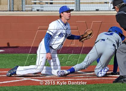 Thumbnail 3 in Decatur vs Peaster (Bowie Invitational) photogallery.