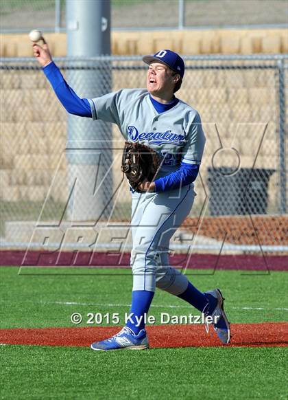 Thumbnail 1 in Decatur vs Peaster (Bowie Invitational) photogallery.
