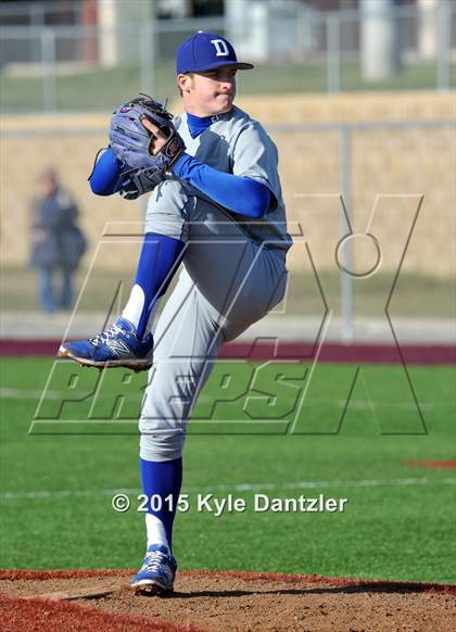 Thumbnail 1 in Decatur vs Peaster (Bowie Invitational) photogallery.