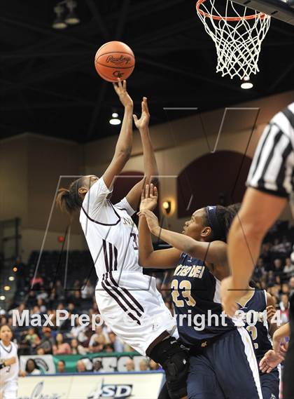 Thumbnail 2 in Bishop's vs. Mater Dei Catholic (CIF SDS Open Division Final) photogallery.