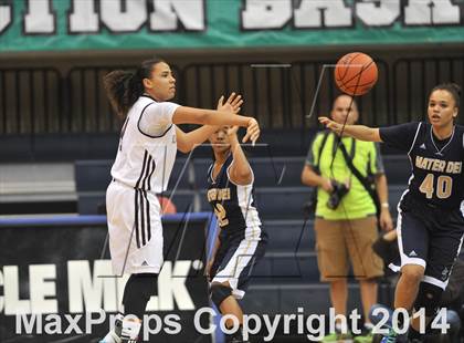Thumbnail 1 in Bishop's vs. Mater Dei Catholic (CIF SDS Open Division Final) photogallery.