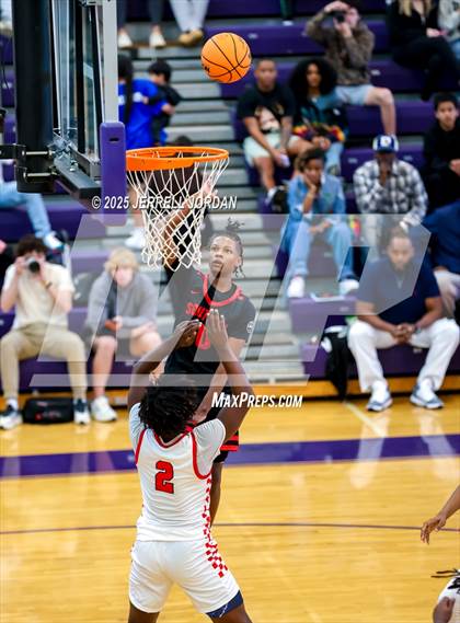 Thumbnail 2 in Westchester vs Southern School of Energy and Sustainability (John Wall Holiday Invitational) photogallery.