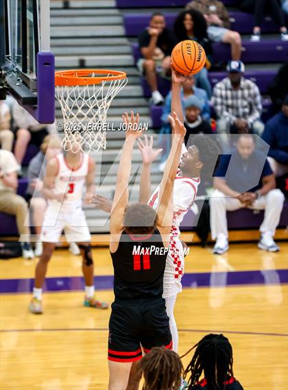 Thumbnail 1 in Westchester vs Southern School of Energy and Sustainability (John Wall Holiday Invitational) photogallery.
