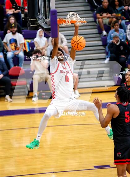Thumbnail 2 in Westchester vs Southern School of Energy and Sustainability (John Wall Holiday Invitational) photogallery.