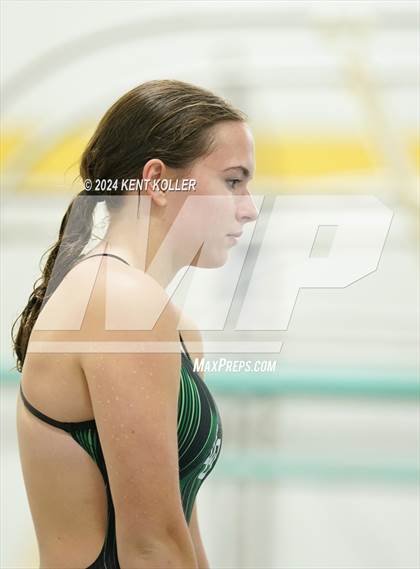 Thumbnail 1 in Lake Orion vs. Troy (Oxford Invite) photogallery.